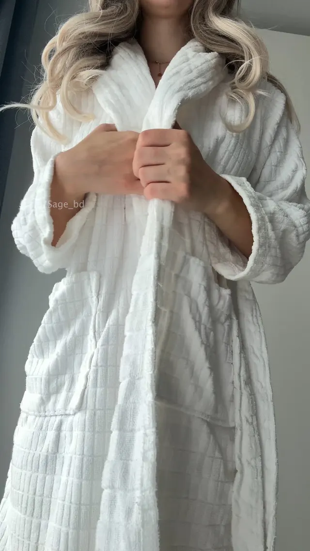 Revealing my athletic body after shower