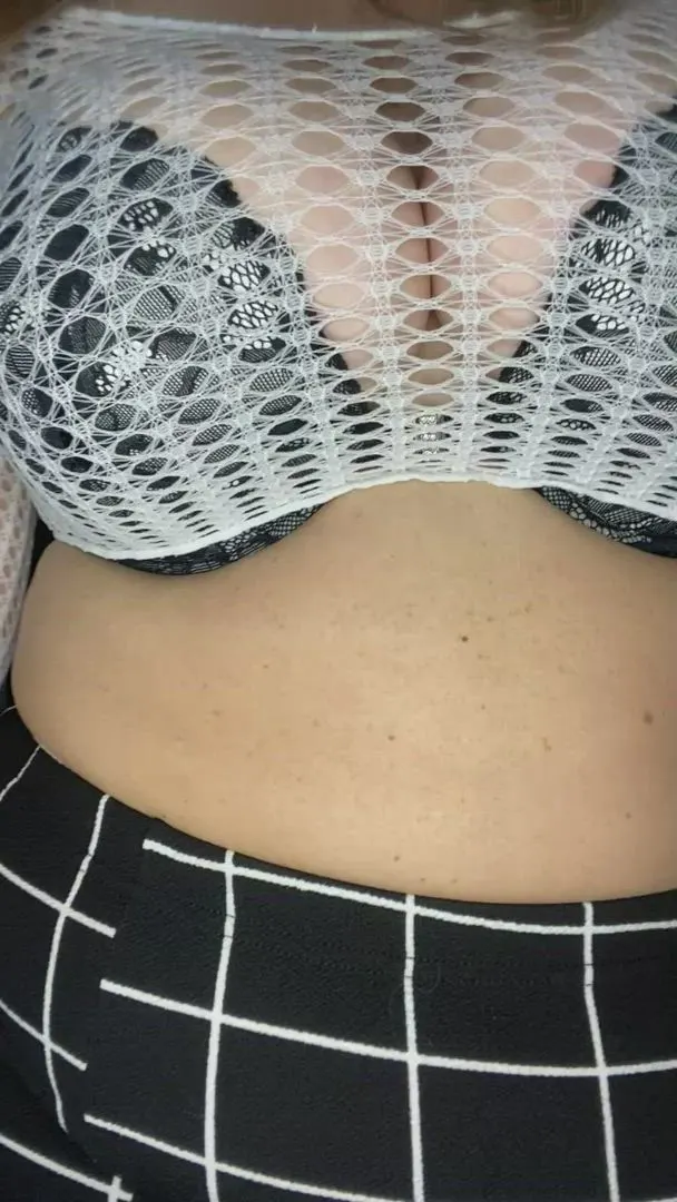 Trust Me… You’re Going To Want To See What’s Under Mommy’s Skirt 😏👀🖤