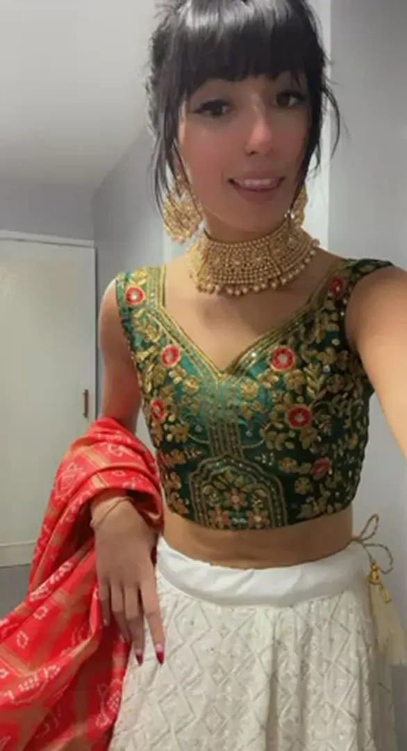 [F] Such a naughty bhabi 🤭