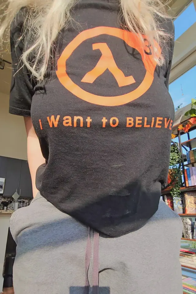 I'm no weather girl, but hopefully I can expect 2 inches tonight (;