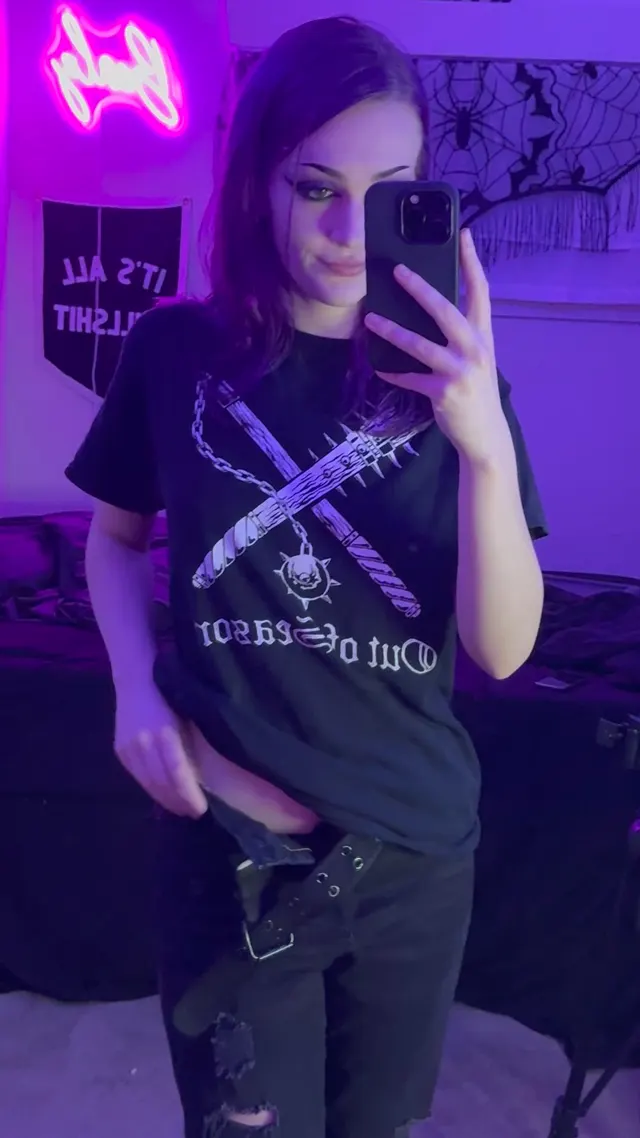 Time to unwrap your last Christmas present (spoiler alert: it’s an emo slut) 