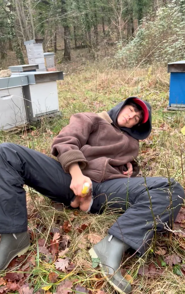 What do you think of my new winter-proof fuck-me pants?  Now I can be an outdoor slut all year round 🧚