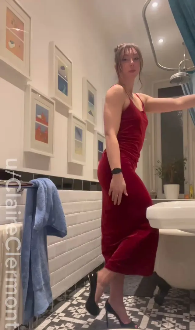 Tall girls scrub up nice [F]