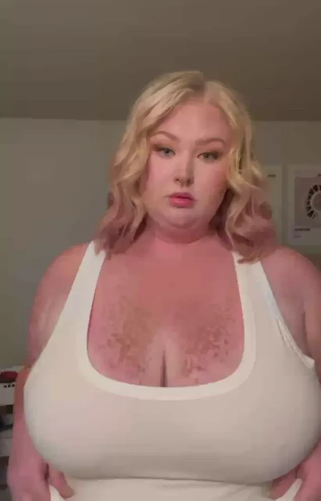 First titty drop 🍒