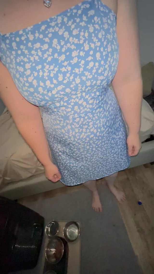 He couldn’t help it when he saw my fat pussy from behind