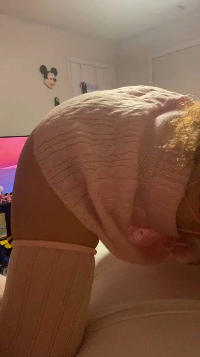 Oops, my skirt came up