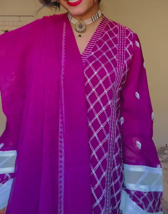 do you prefer me dressed up or dressed down? 💖 [F]