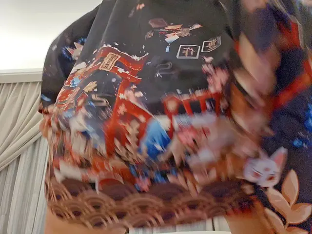 Your Kimono wearing asian wife twerks for you when you get home