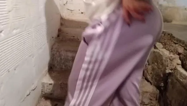 Showing off her booty in public!!! What a beautiful shape!!!