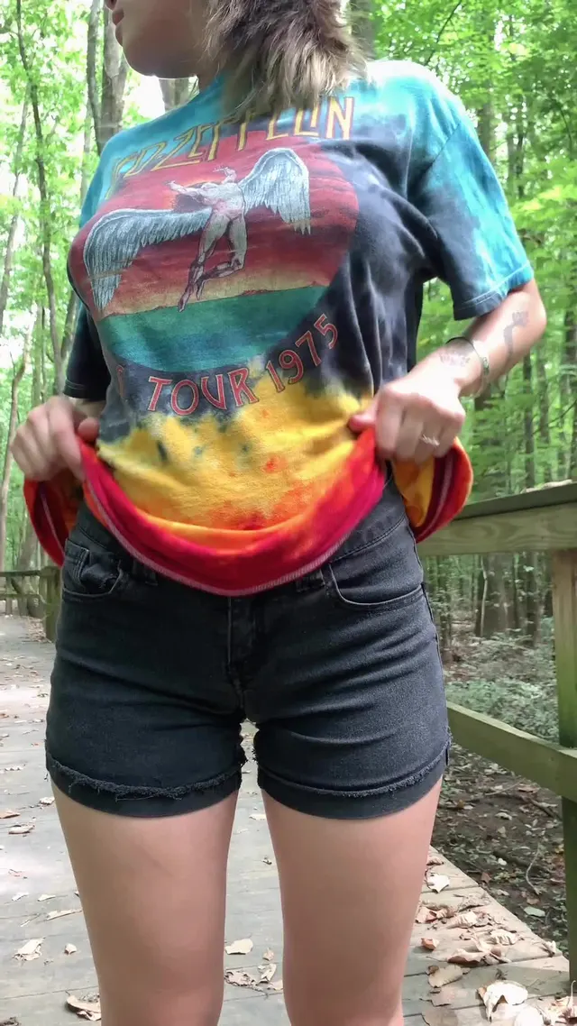 happy 2002 girl 🥰