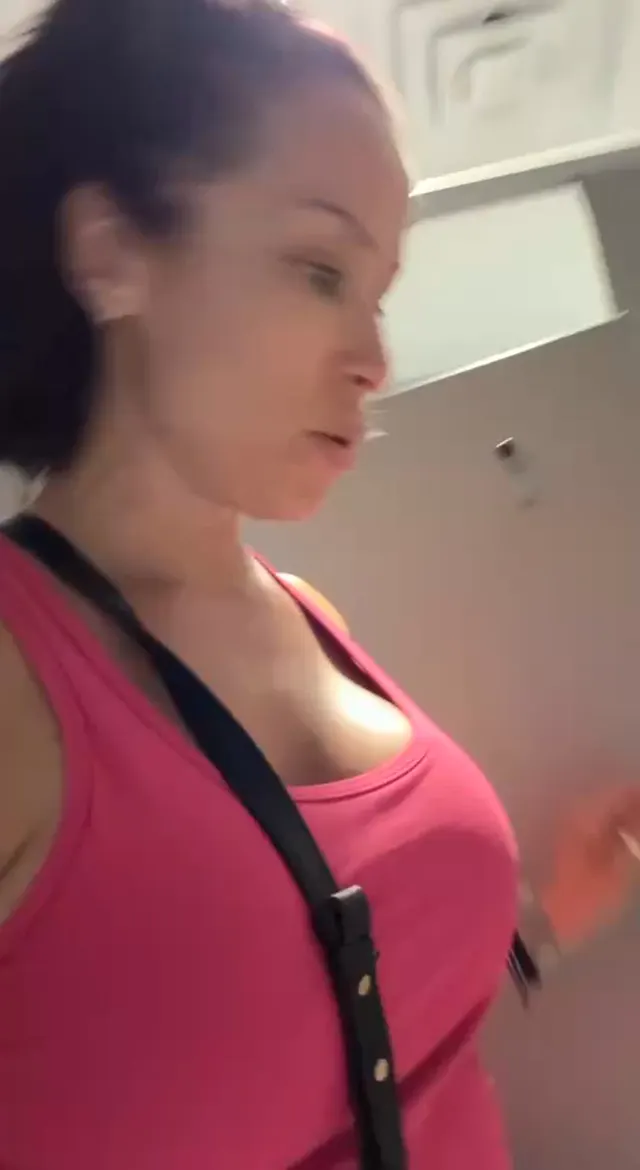 Is this a good peeing view from behind?