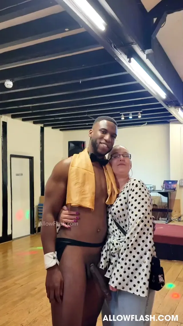 She approved the size 😏