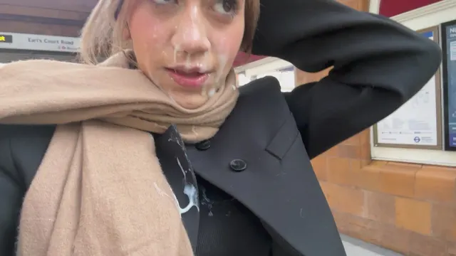 Cumwalk at the train station