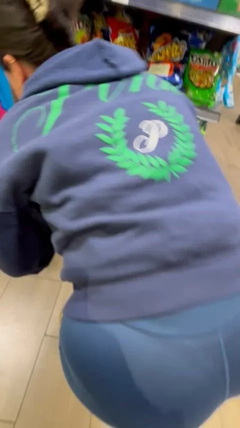 Mexicanas love showing off there nalgas