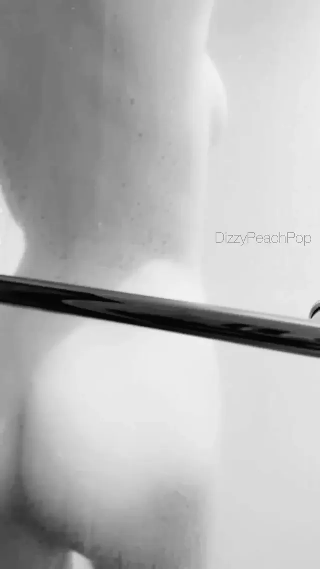 Plus a little sideboob 🫶