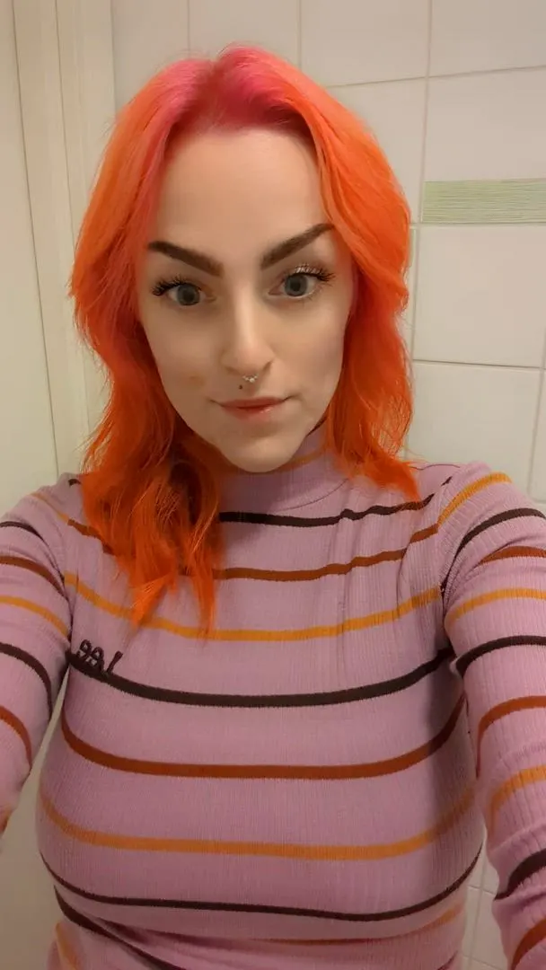 I snuck off at work today 🤭💅