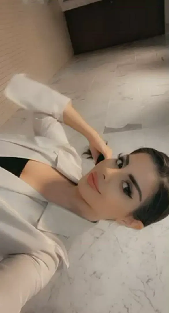 I hide my DDDs out in public but then show all of Reddit