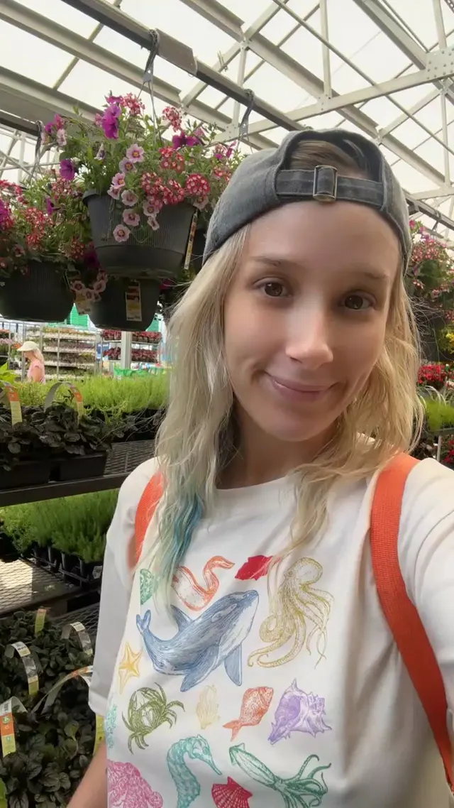 What if we kissed in the garden section of Home Depot 💕
