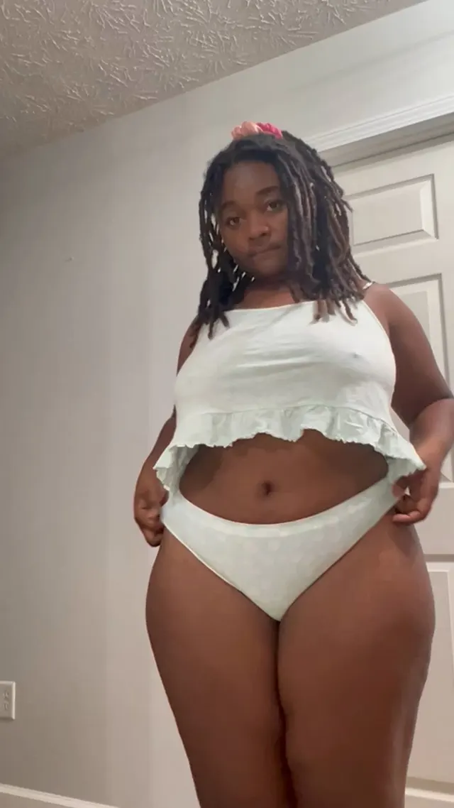 revealing my big titties between this curves...