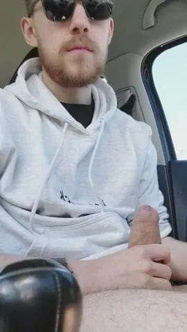 Does driving a manual make a guy more attractive?