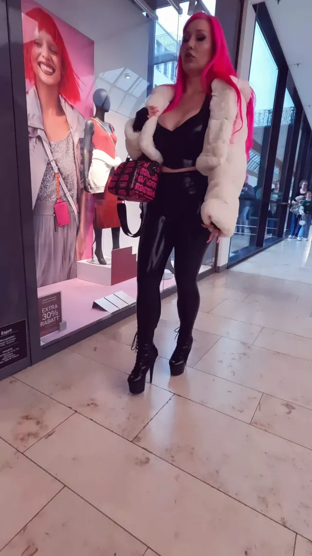 My favorite outfit for going shopping