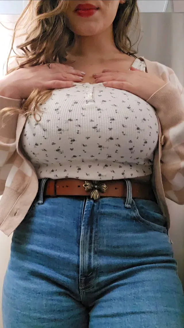 Since I don’t have a boyfriend I figured someone may as well enjoy my titties today