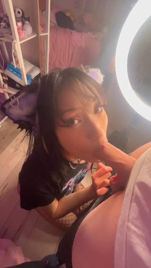 I love sucking my classmates cock