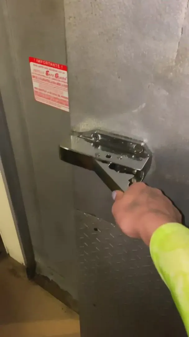 The walk in freezer at work is 🥶 but we wanted to get caught 🥵