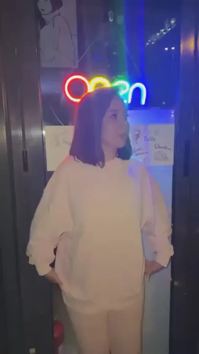 Tits reveal in public