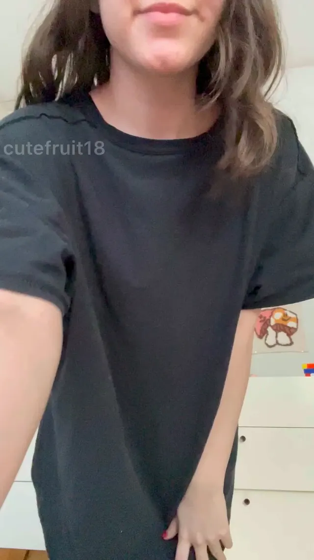 i'm hiding some buns under this shirt i want to show you ;)