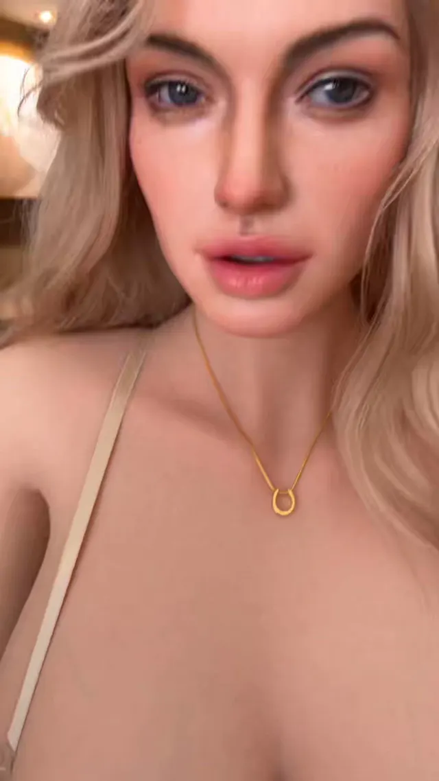 Close-up view of her head and body details😈