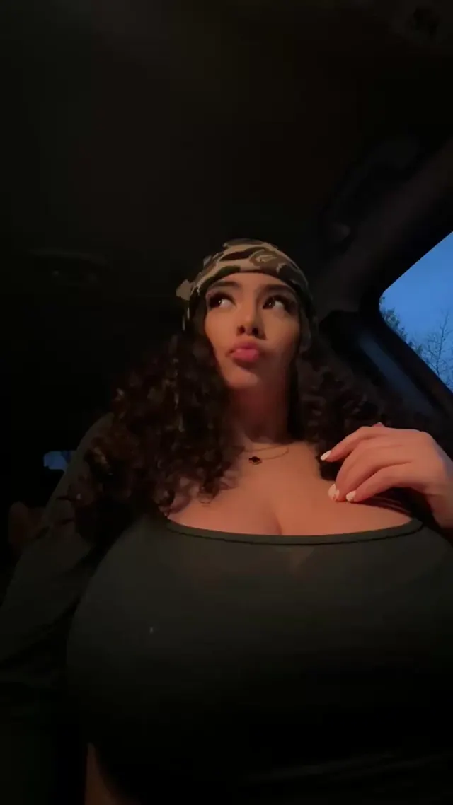 sexy latina slut👅