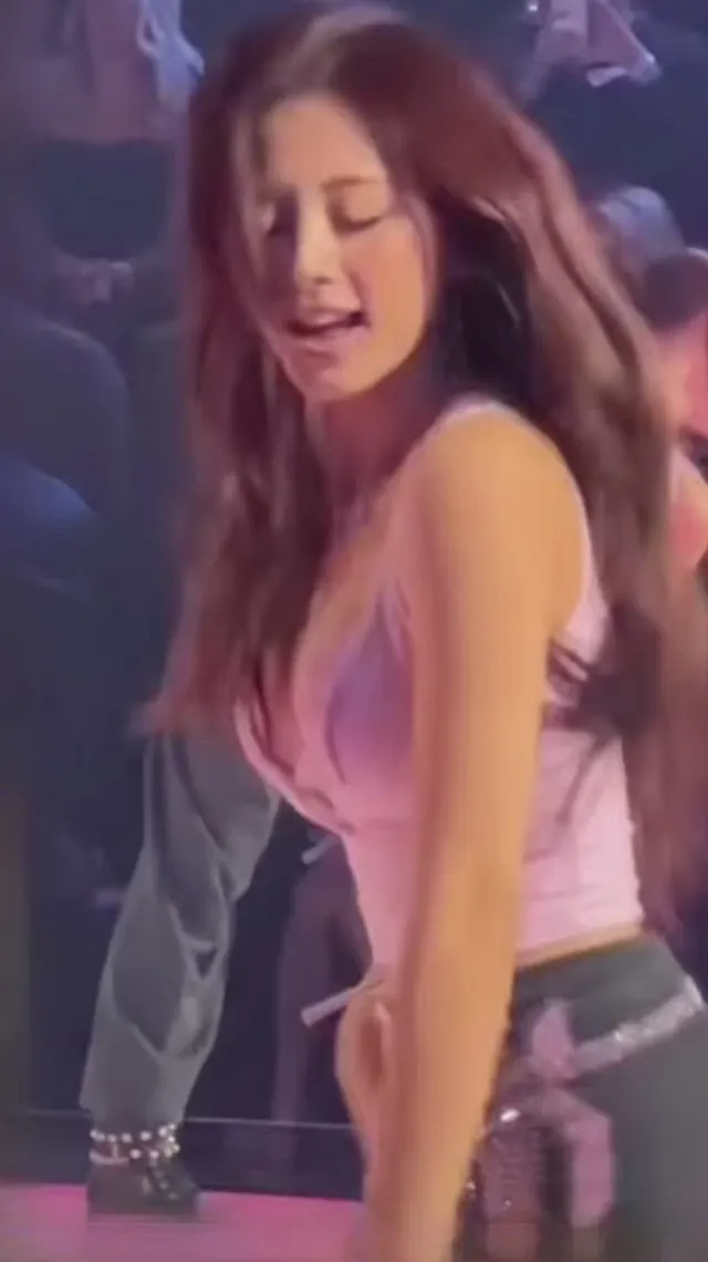 TWICE - Tzuyu, Momo, Jihyo & Nayeon