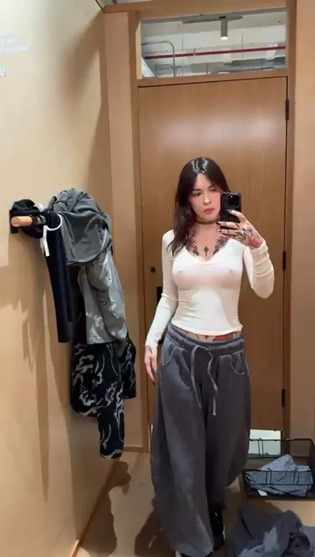 sadly I can't wear this too work