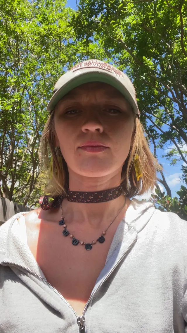 Public Pee Videos.. Hot or Disgusting?