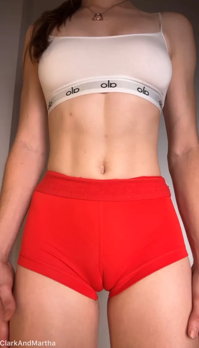 Gym clothes or no clothes? ☺️