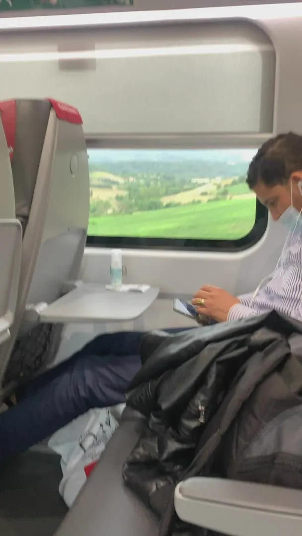 Something about being on trains put me in the flashing mood [F]