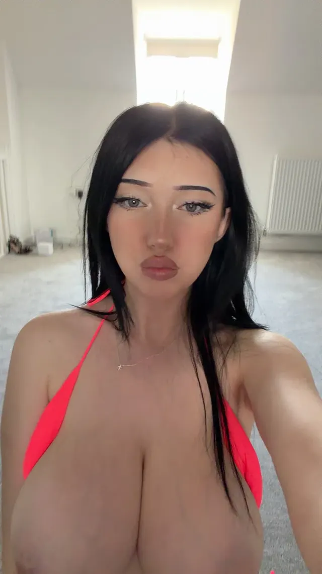 Natural H-cup milkers for yours to suck