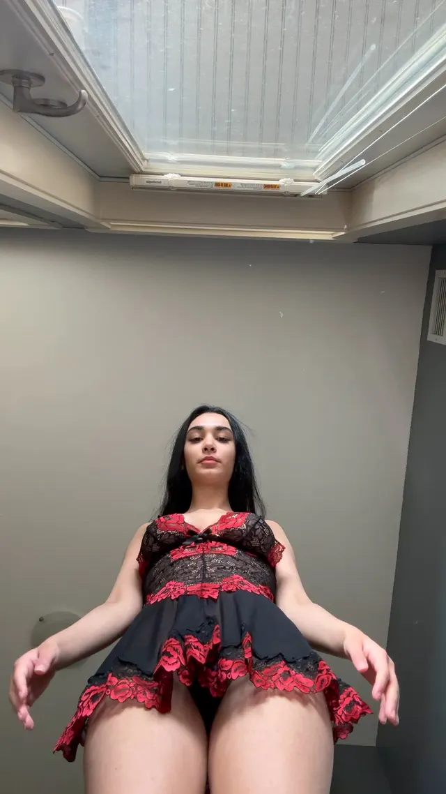 I like big noses cause my hairy pussy can sit on them LOL