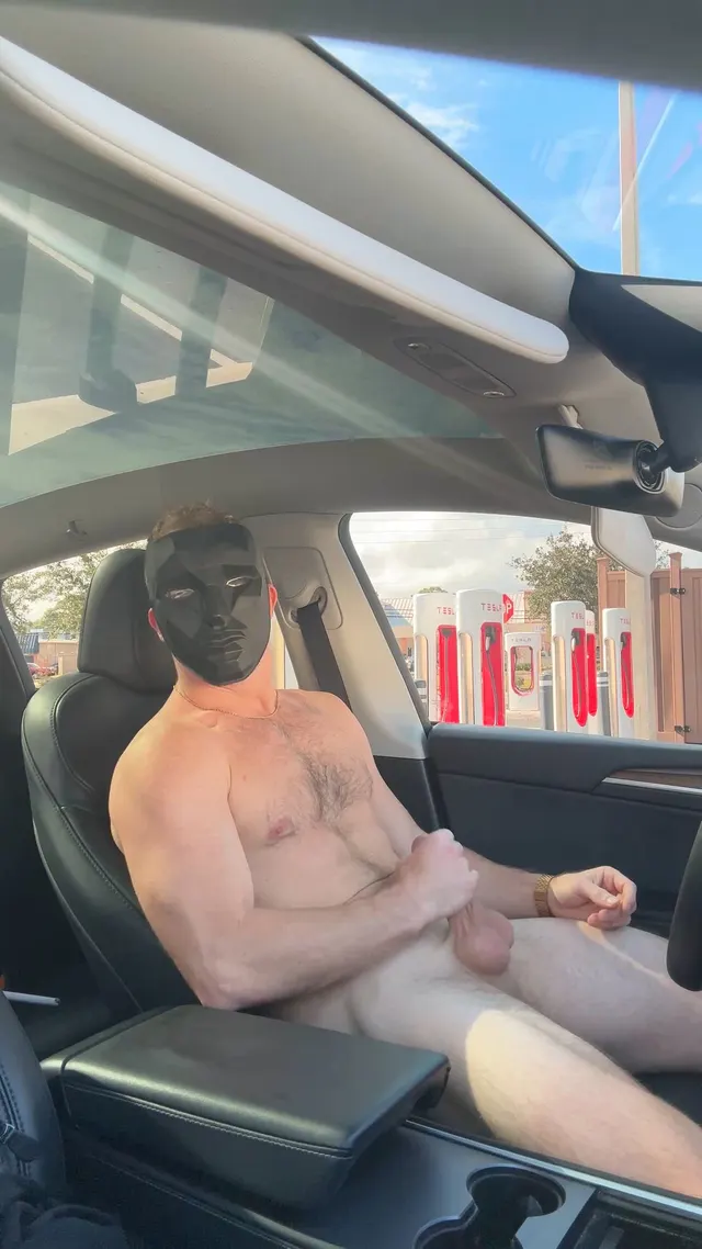 Cumming while charging 🔌