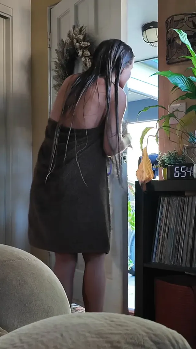 Dropped my towel for the delivery guy!