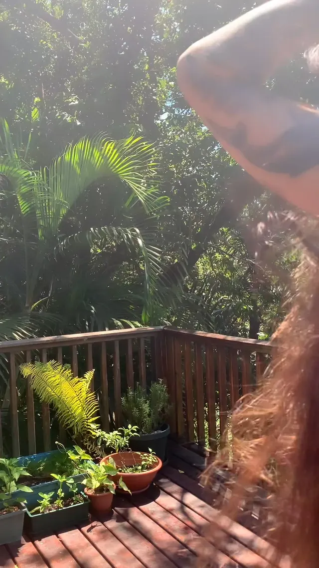 Tall girls like it on the wild side [f]