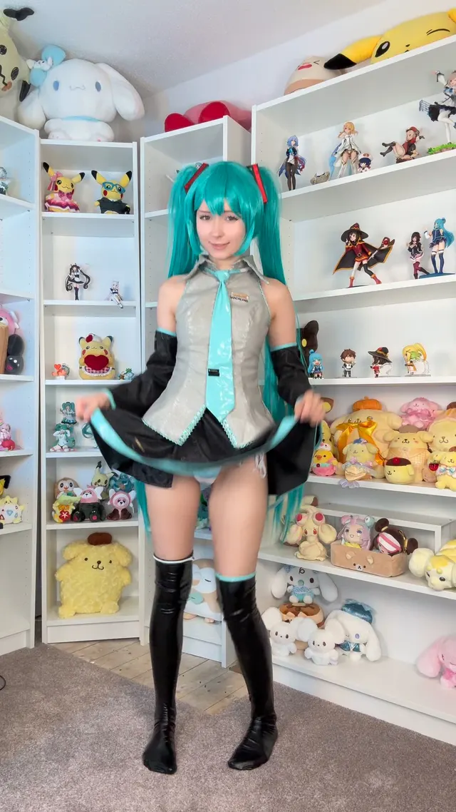 Vocaloid Hatsune Miku by SushiBunniii