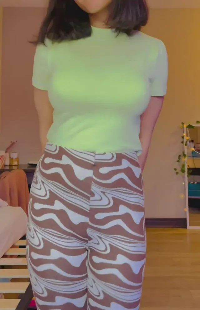 tight shirt kinda day [F]