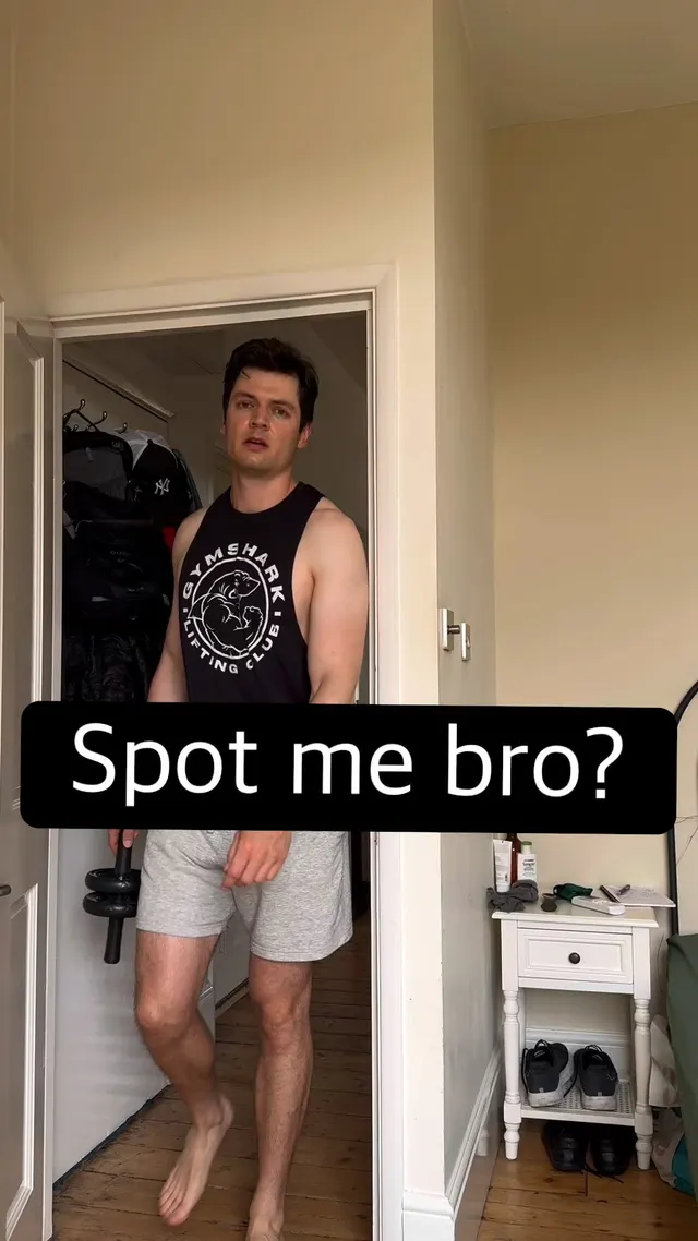 Watch my ass while I work out bro 👀