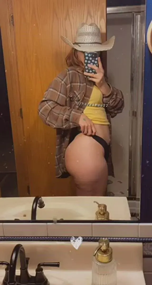 Hope you like a corn fed midwestern girl