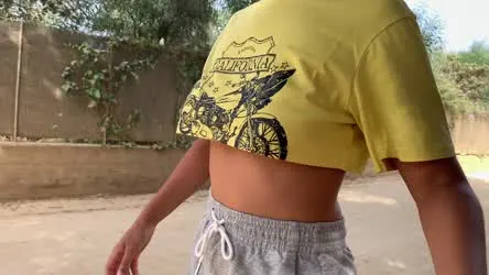 This top definitely needs a bra underneath. Don't you think? [f]