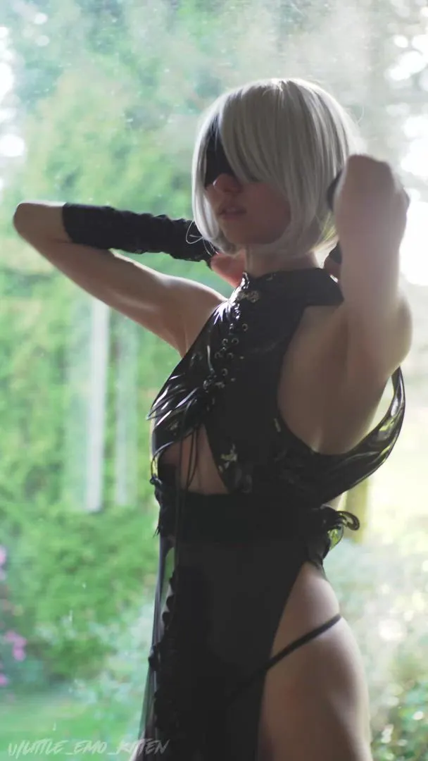 I decided to strip out of my 2B cosplay 😜