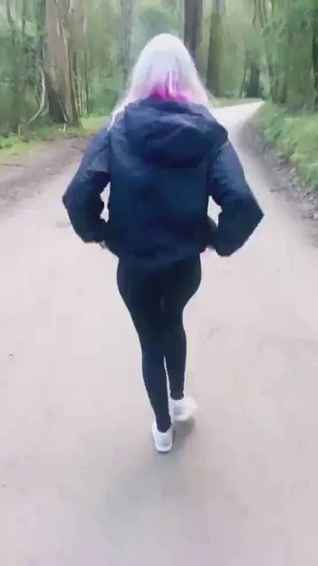 Let's go on a hike 🍑😏