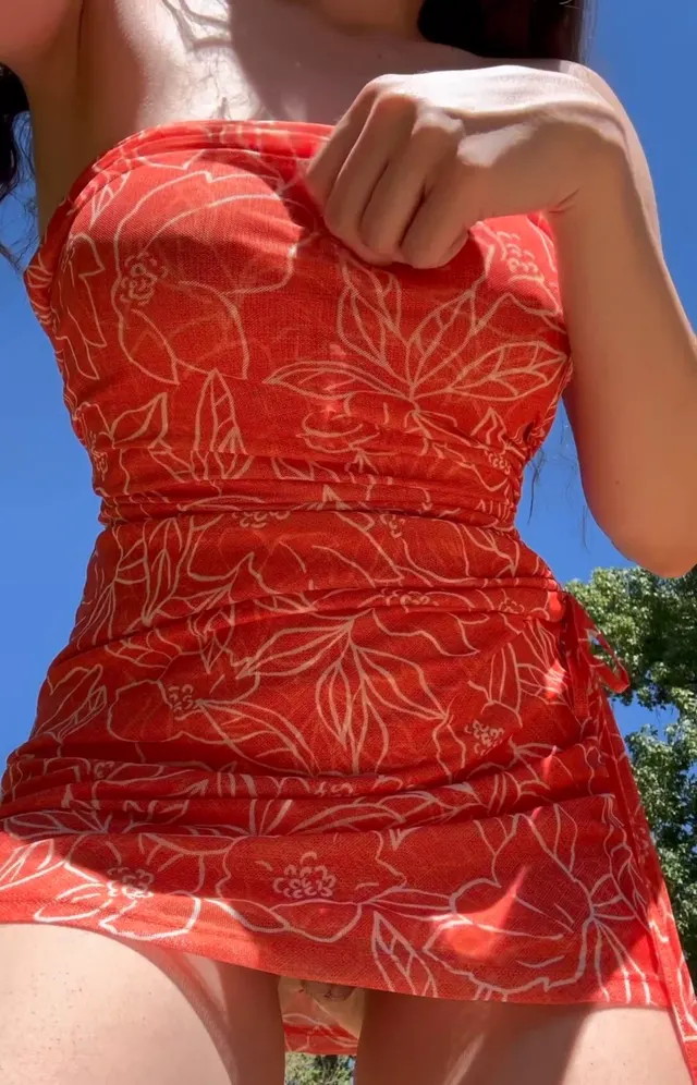 Every little sundress has its secrets 